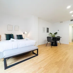 https://stay-u-nique-apartments-albeniz.top-hotels-tarragona.com